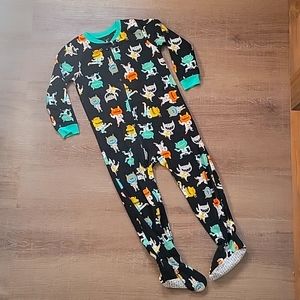 Children's footie pajamas